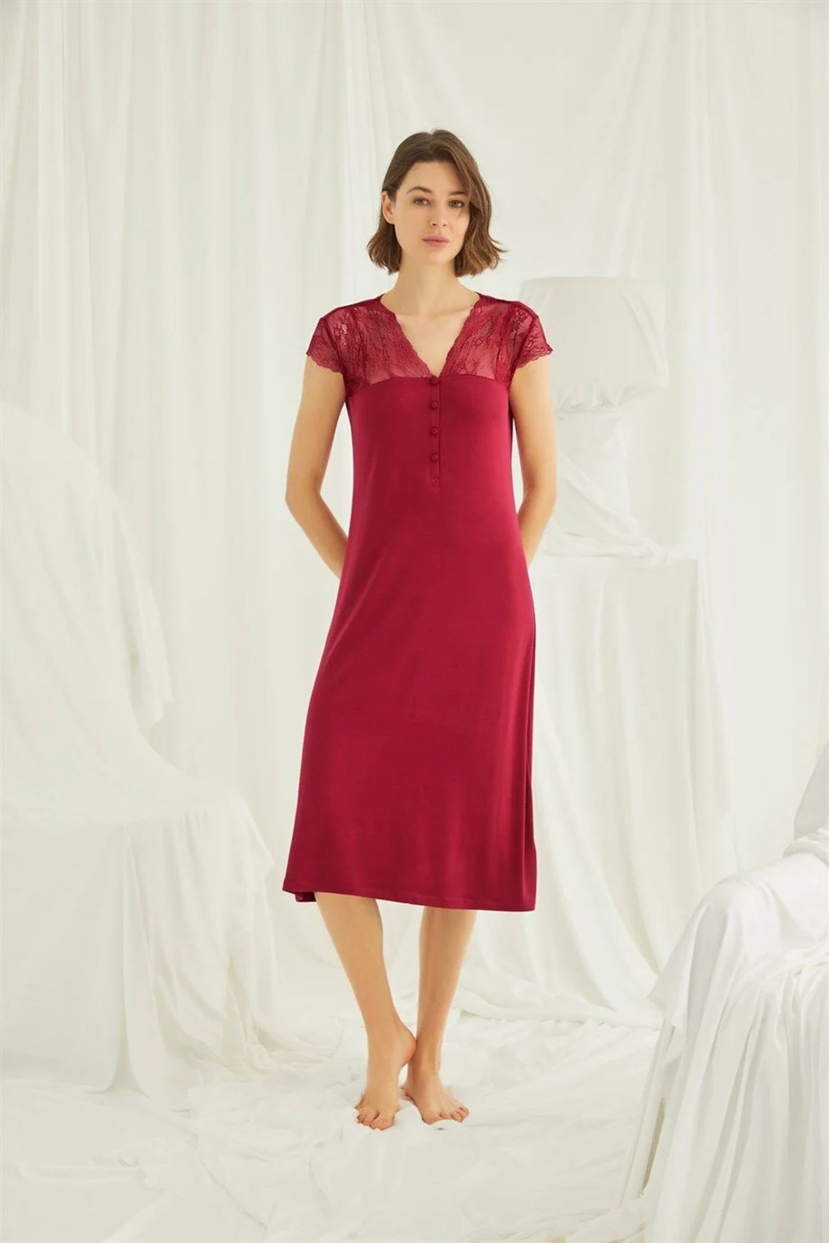 Monamise Kadın Kırmızı Dantelli Yakası Düğmeli Gecelik 18481