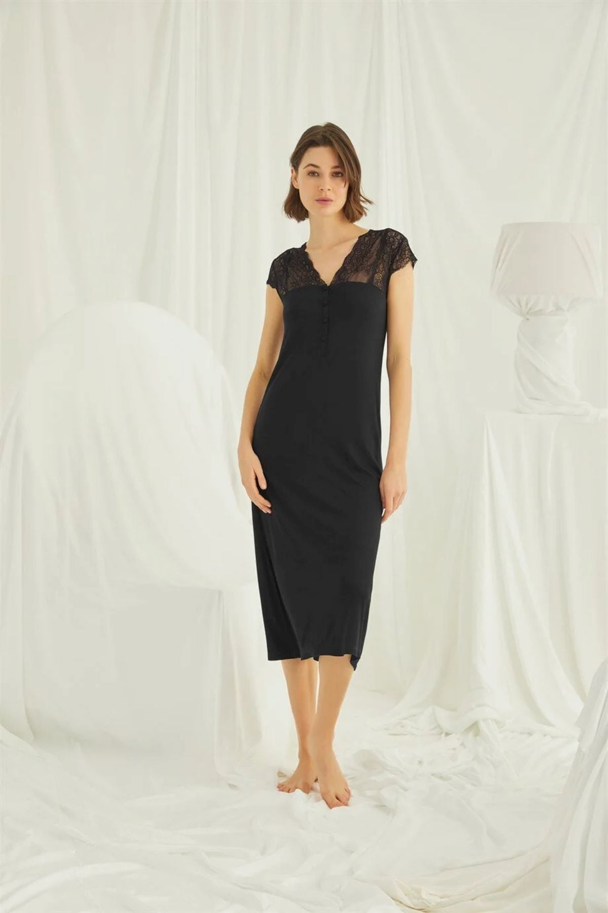 Monamise Kadın Siyah Dantelli Yakası Düğmeli Gecelik 18406