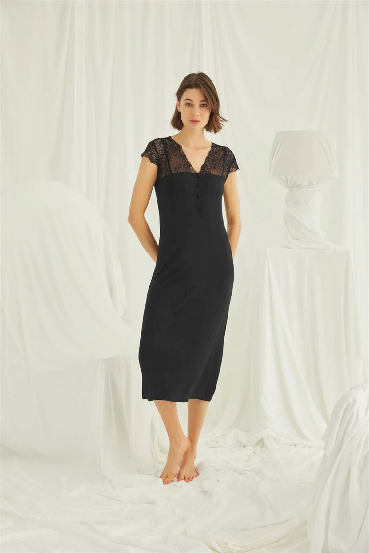 Monamise Kadın Siyah Dantelli Yakası Düğmeli Gecelik 18406