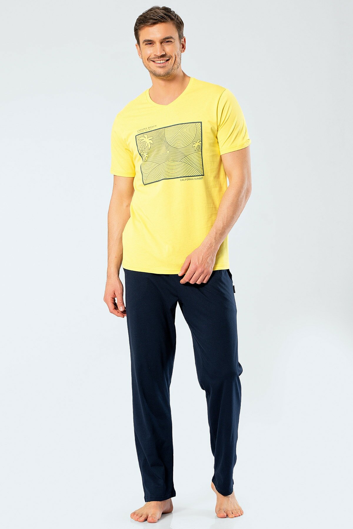 Türen 4133 Sarı Erkek Baskılı V Yaka Pantolon Pijama Takım