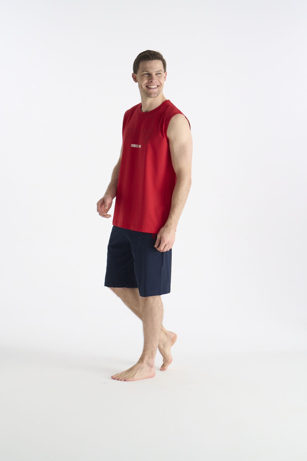 U.S. Polo Assn. 19010 Erkek Kırmızı Sıfır Kollu Yuvarlak Yaka Şort Takımı