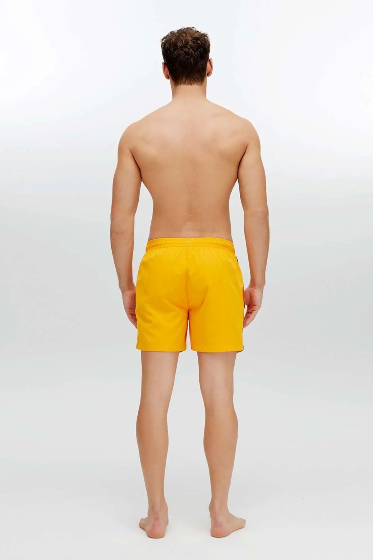 U.S. Polo Assn. 22002 Sarı Cepli Orta Boy Erkek Deniz Şortu