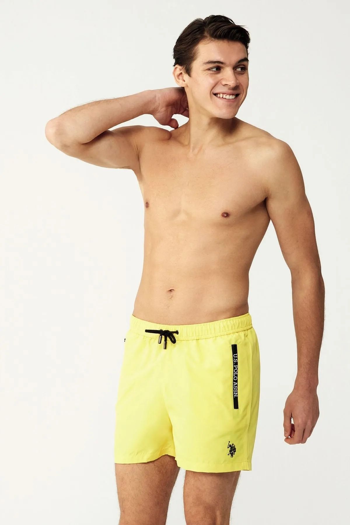 U.S. Polo Assn. 23007 Sarı Fermuar Cepli Orta Boy Erkek Deniz Şortu