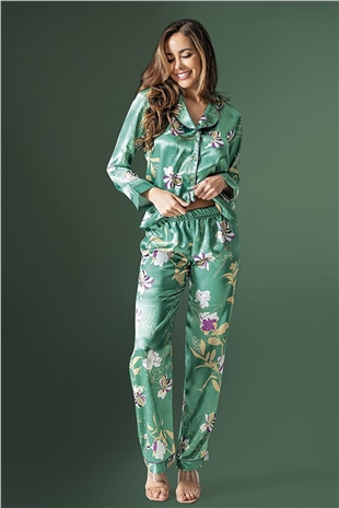 Kadın Yeşil Desenli Önden Düğmeli Saten Pijama Takımı 2210
