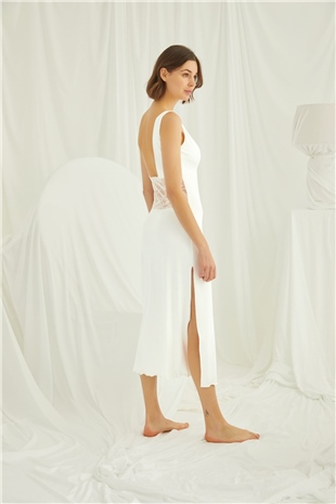 Monamise 18460 Kadın Ekru Göğüs ve Sırt Dekolteli Dantelli Yırtmaçlı Gecelik