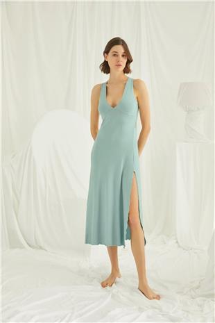 Monamise Kadın Açık Yeşil Göğüs ve Sırt Dekoteli Brode Dantelli Yırtmaçlı Gecelik 18464