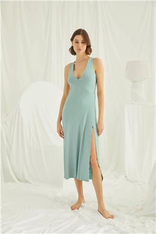 Monamise Kadın Açık Yeşil Göğüs ve Sırt Dekoteli Brode Dantelli Yırtmaçlı Gecelik 18464