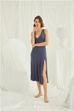 Monamise Kadın Lacivert Göğüs ve Sırt Dekoteli Brode Dantelli Yırtmaçlı Gecelik 18408