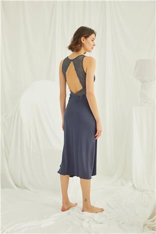 Monamise Kadın Lacivert Göğüs ve Sırt Dekoteli Brode Dantelli Yırtmaçlı Gecelik 18408