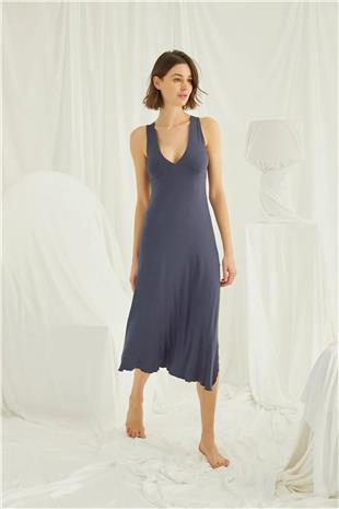 Monamise Kadın Lacivert Göğüs ve Sırt Dekoteli Brode Dantelli Yırtmaçlı Gecelik 18408