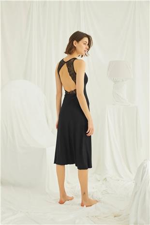 Monamise Kadın Siyah Göğüs ve Sırt Dekoteli Brode Dantelli Yırtmaçlı Gecelik 20004