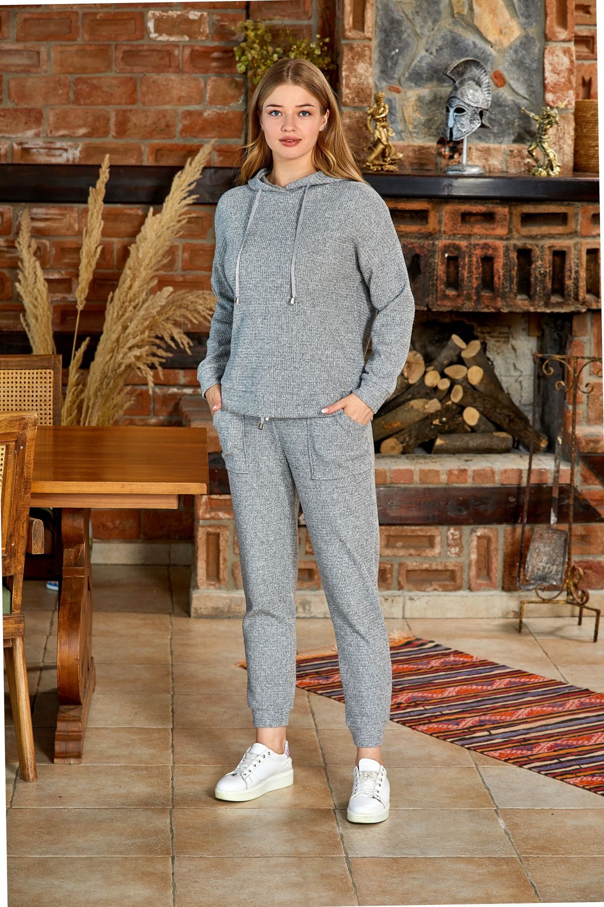 Aqua 23017 Kadın Gri Kapüşonlu Kalın Örme Kumaş Ev Giyim Spor 2'Li TakımKadın Eşofman TakımıCossy By Aqua