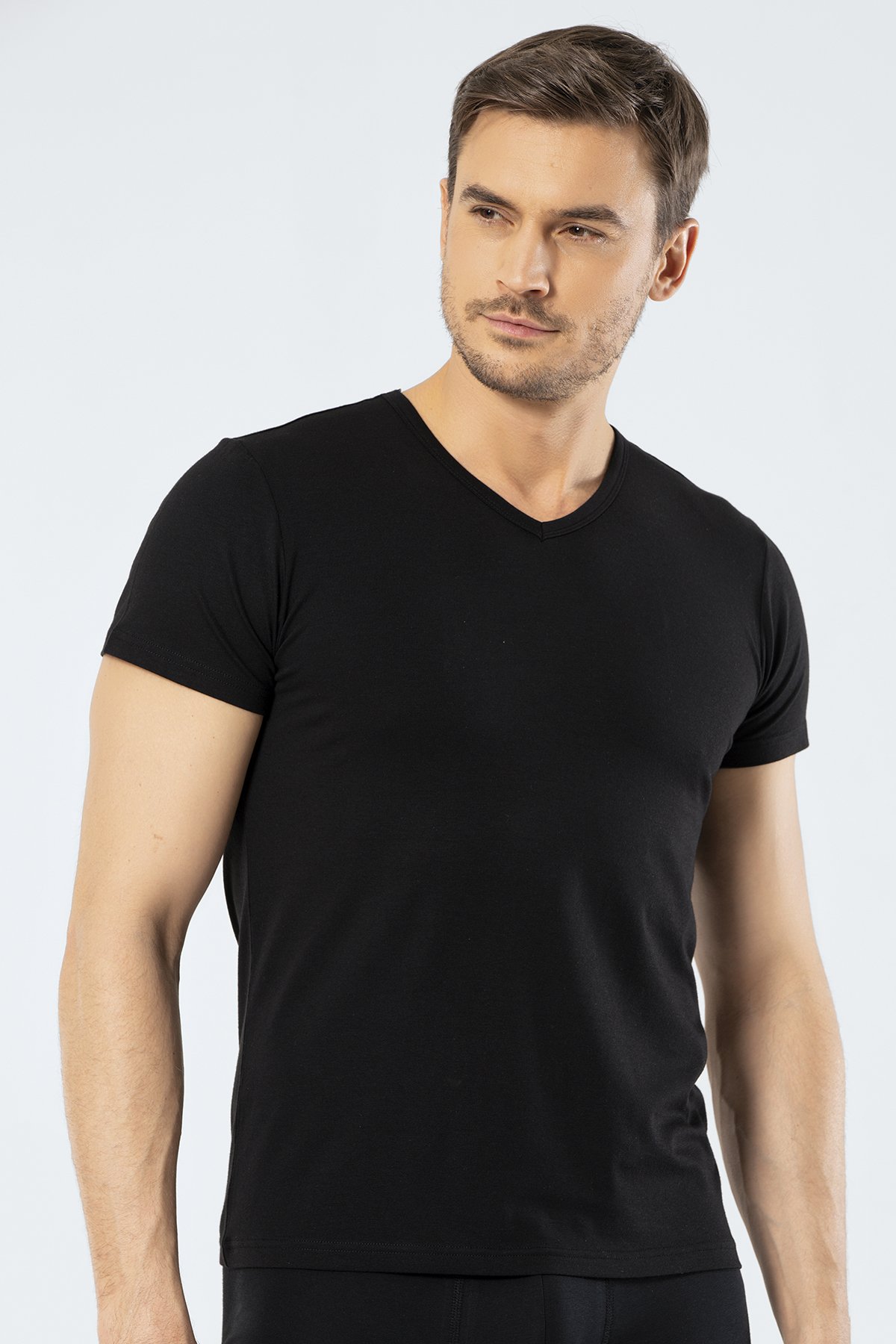 Cacharel 1306 Siyah Erkek V Yaka Kısa Kollu T-ShirtT-ShirtCacharel