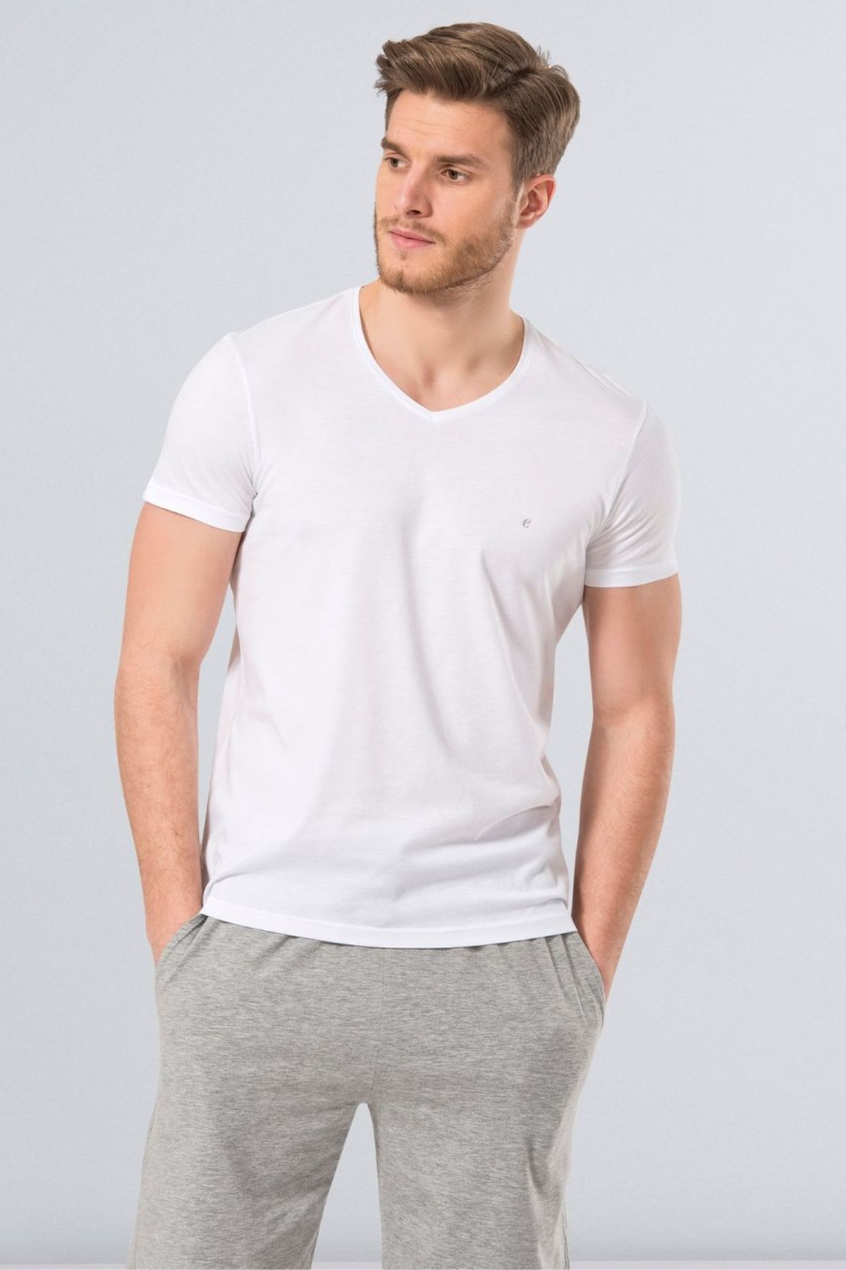 Cacharel 2170 Beyaz Erkek Modal V Yaka Slim Fit T-ShirtT-ShirtCacharel