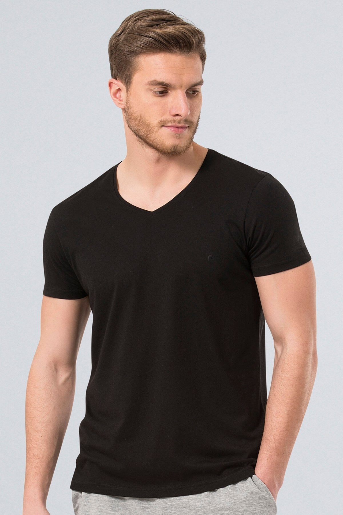 Cacharel 2170 Siyah Erkek Modal V Yaka Slim Fit T-ShirtT-ShirtCacharel