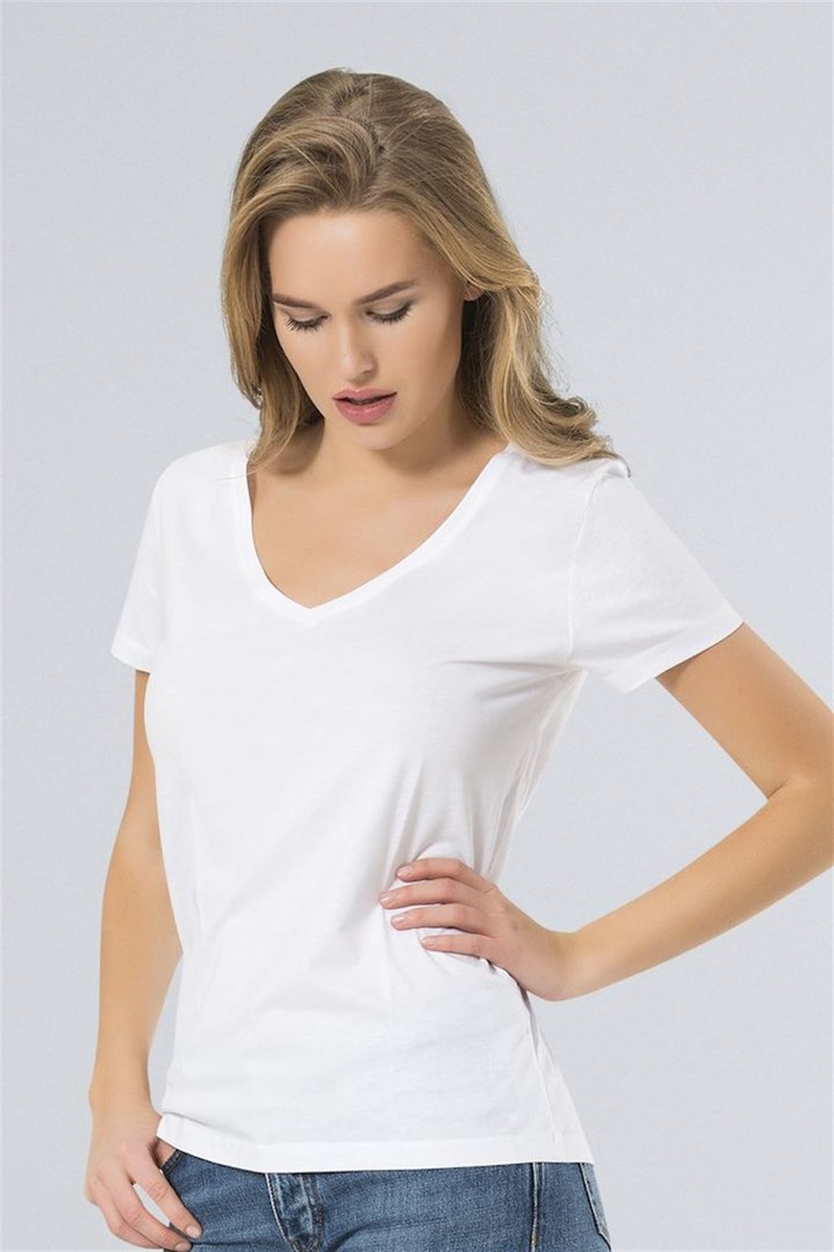 Kadın Beyaz Milano Derin V Yaka Basic T-shirt | Burdagel.com