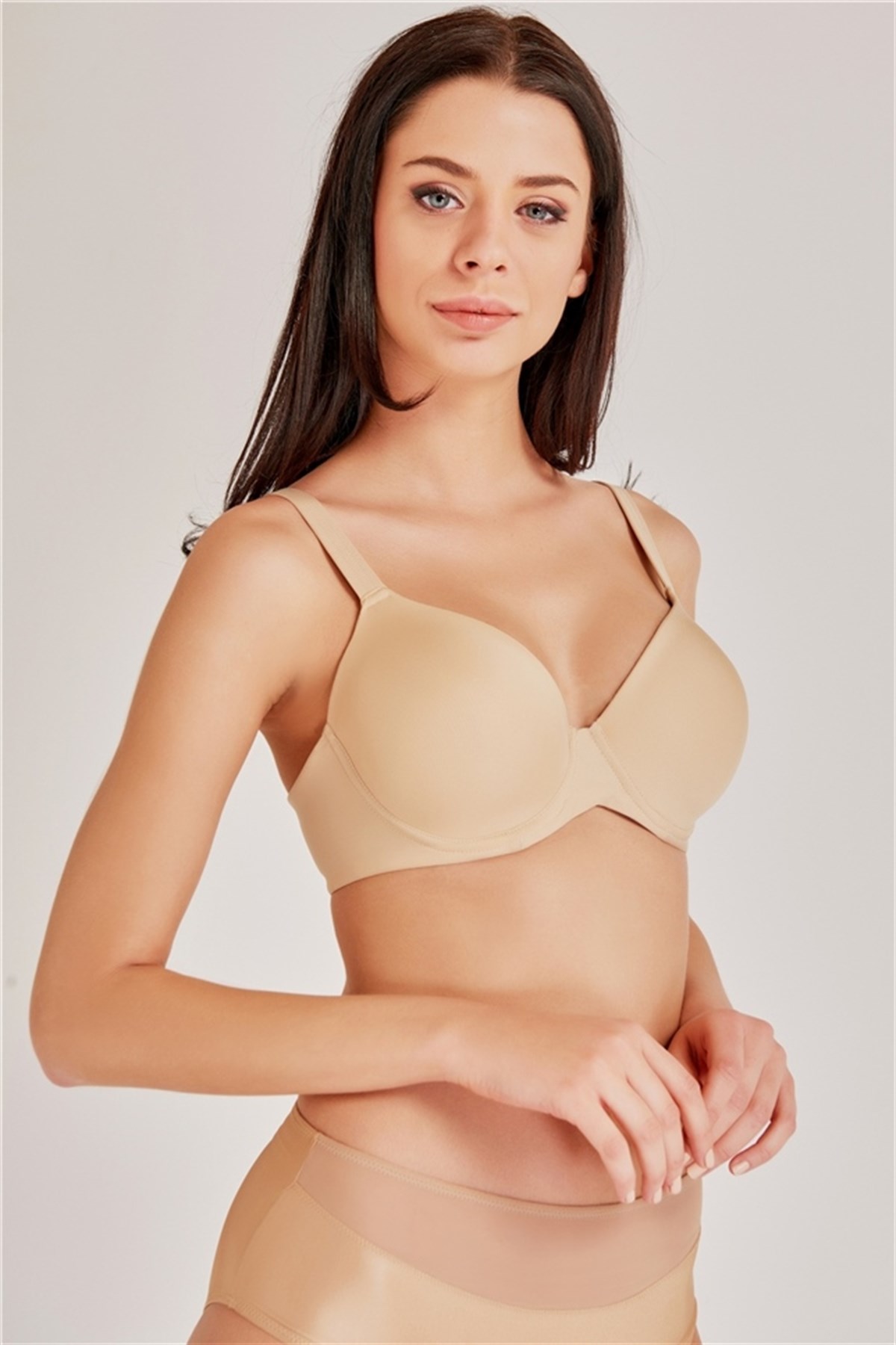 Magic Form 1836 Kadın Ten Yumuşak Süngerli Düz SütyenToparlayıcı SütyenlerMagic Form