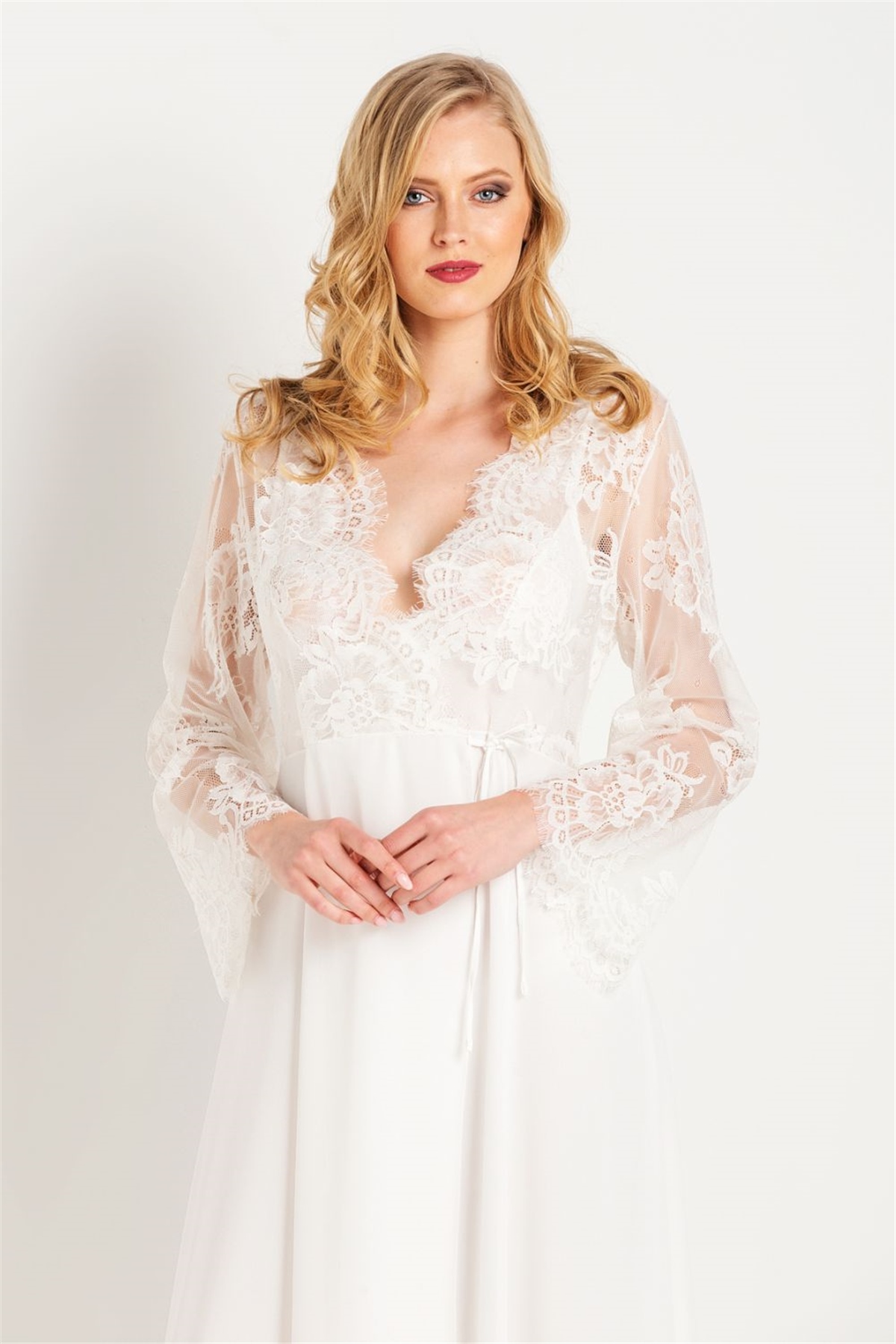 Magic Form 31770 Kadın Ekru Püsküllü Dantelli Krep Uzun SabahlıkKadın SabahlıkMagic Form