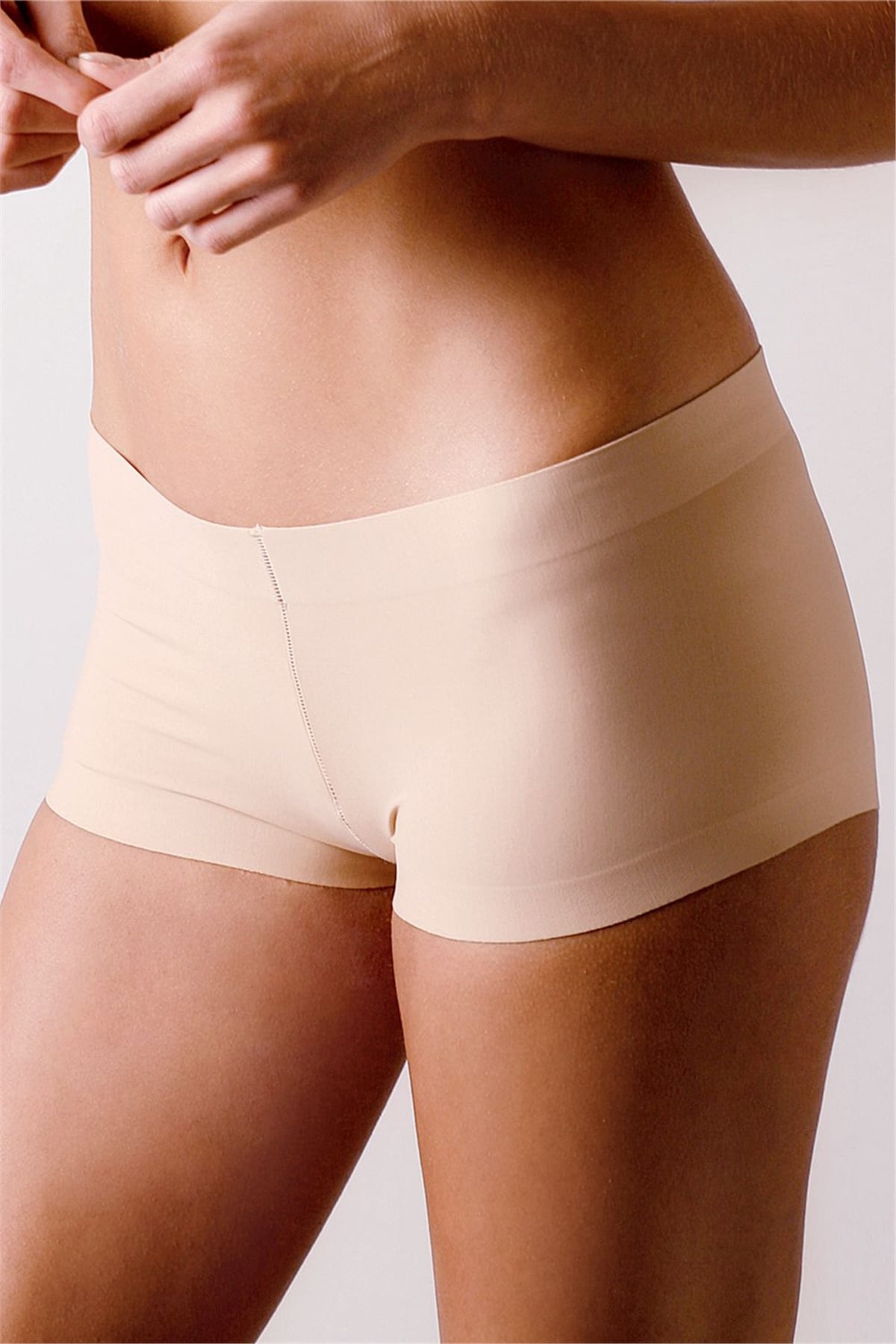 Magic Form 747 Kadın Ten Seamfree Kumaşlı Dikişiz Şort KülotSlip KülotMagic Form