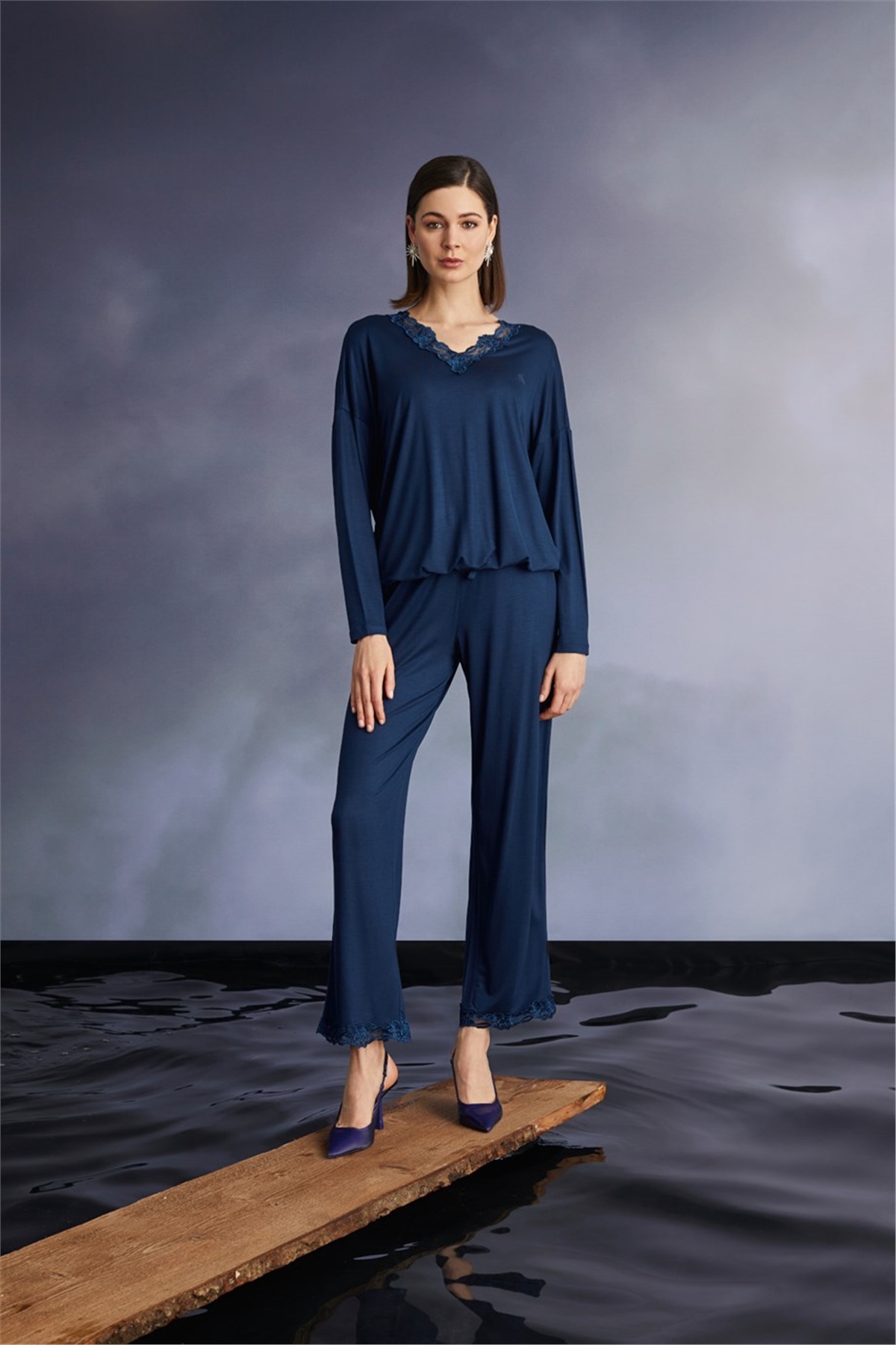 Monamise 22130 Lacivert Dantelli ve Bağcık Detaylı Örme Kumaş Pijama TakımıKadın Pijama TakımıMonamise