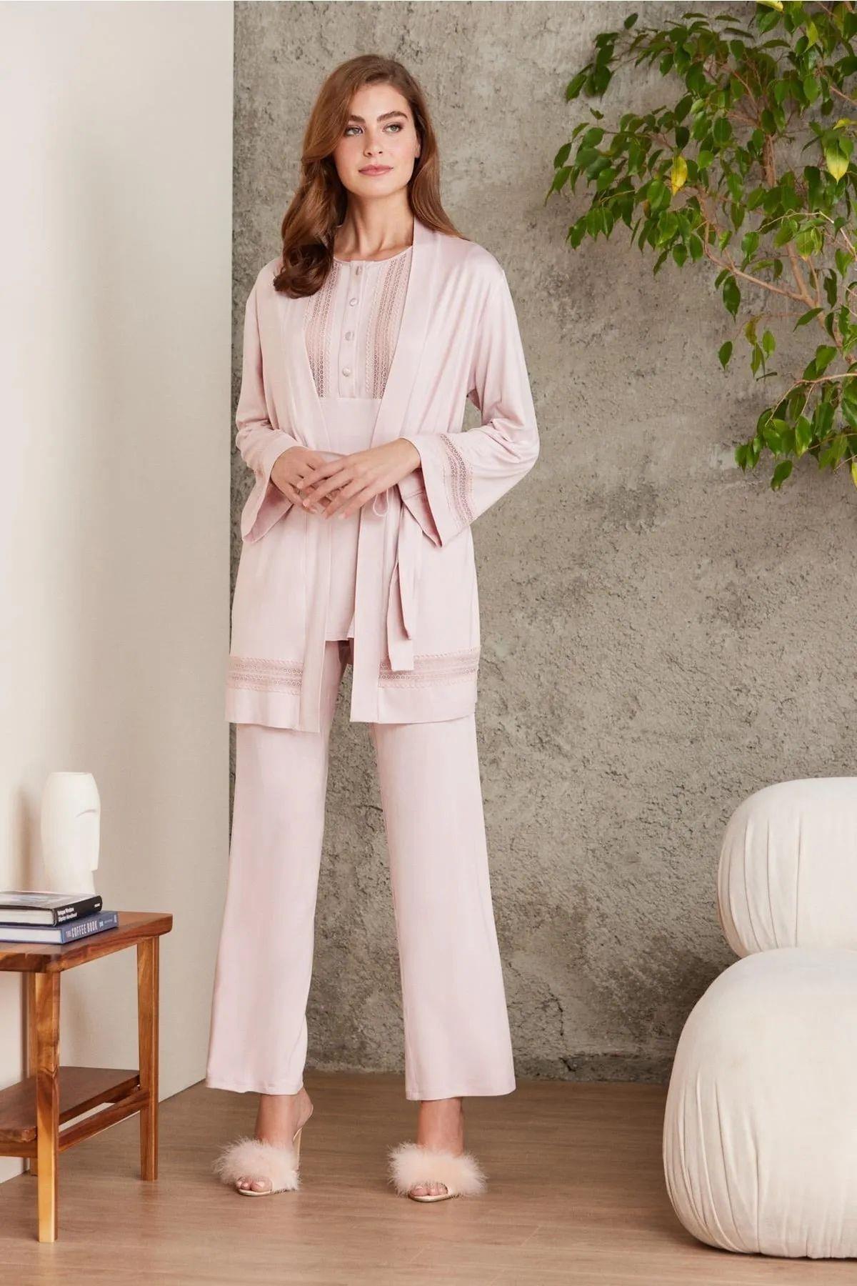 Pierre Cardin 2800 Kadın Pudra Dantelli Penye 3'lü Sabahlıklı Pijama TakımKadın Sabahlıklı Pijama TakımıPierre Cardin