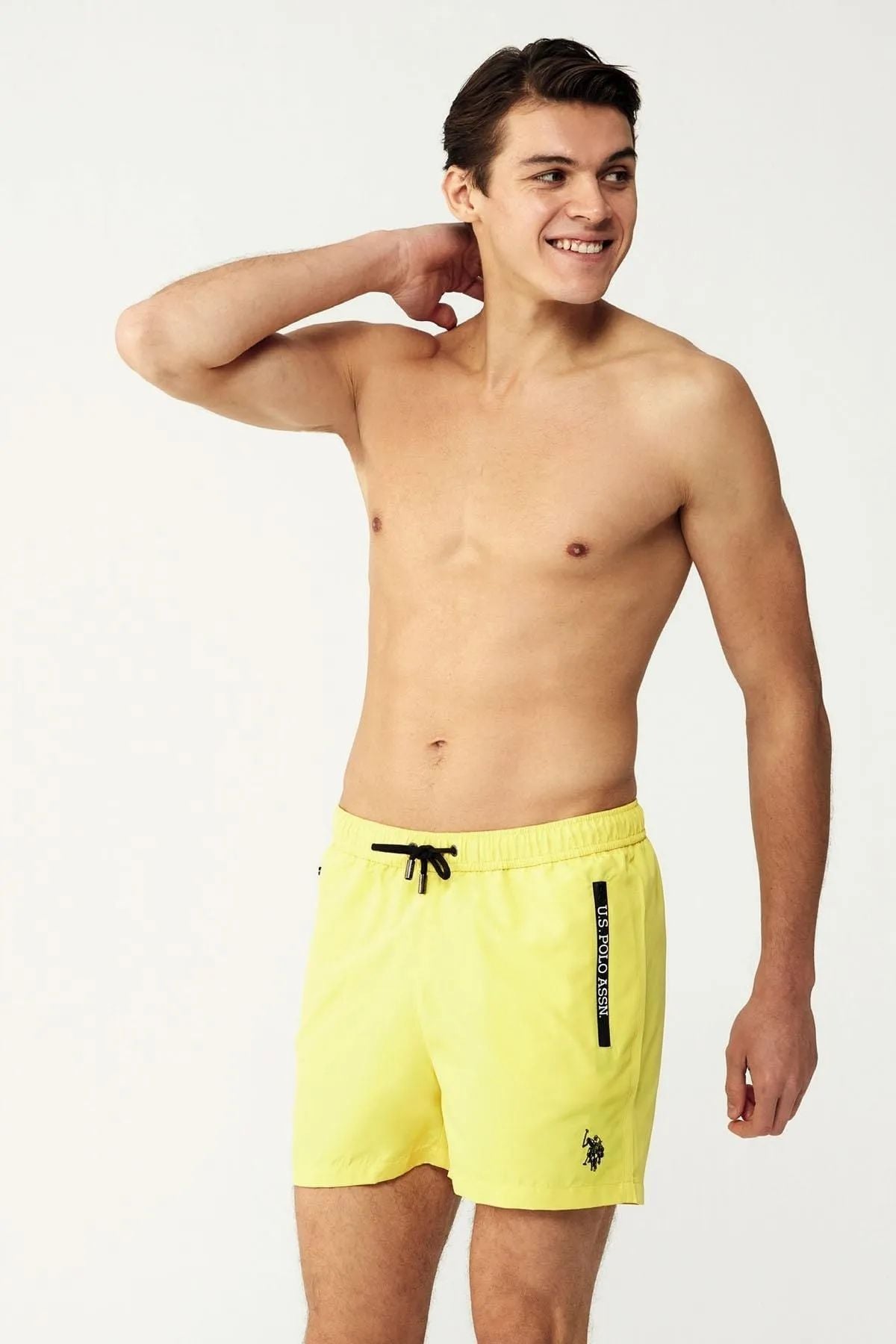 U.S. Polo Assn. 23007 Sarı Fermuar Cepli Orta Boy Erkek Deniz ŞortuDeniz ŞortuU.S. Polo Assn.