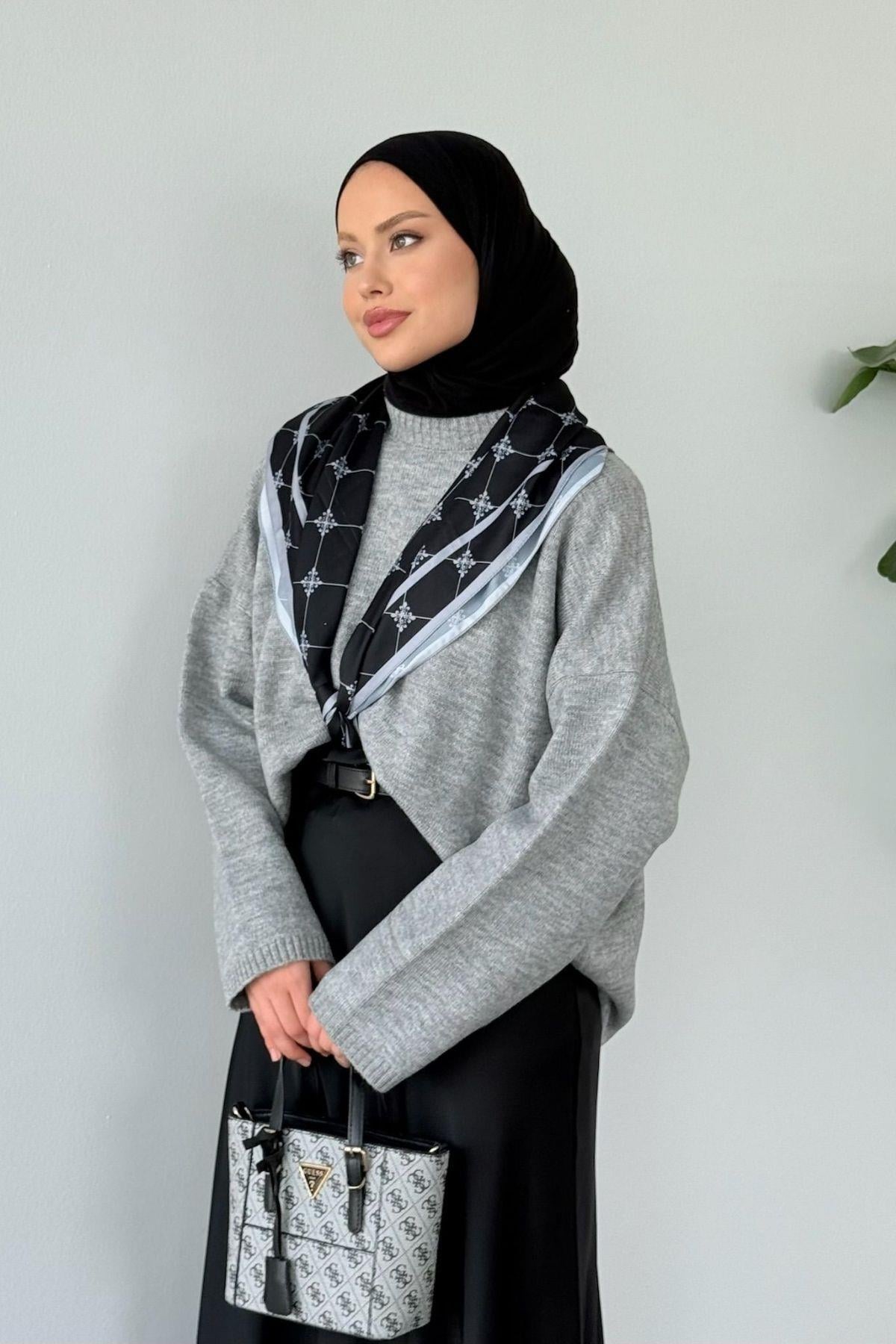  Sezin Ön Oval Kazak Gri, Fiyatları  Sezin Ön Oval Kazak Gri - Haza Moda 