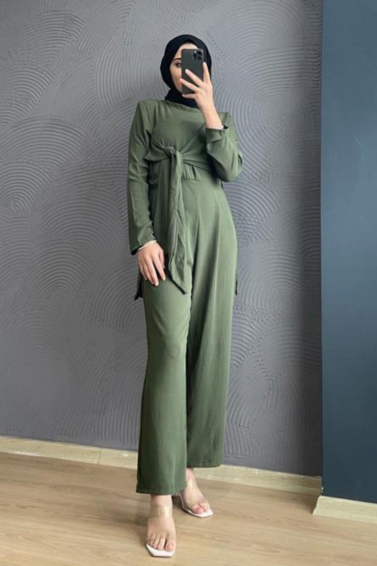 بذلة ايروبين كاكي