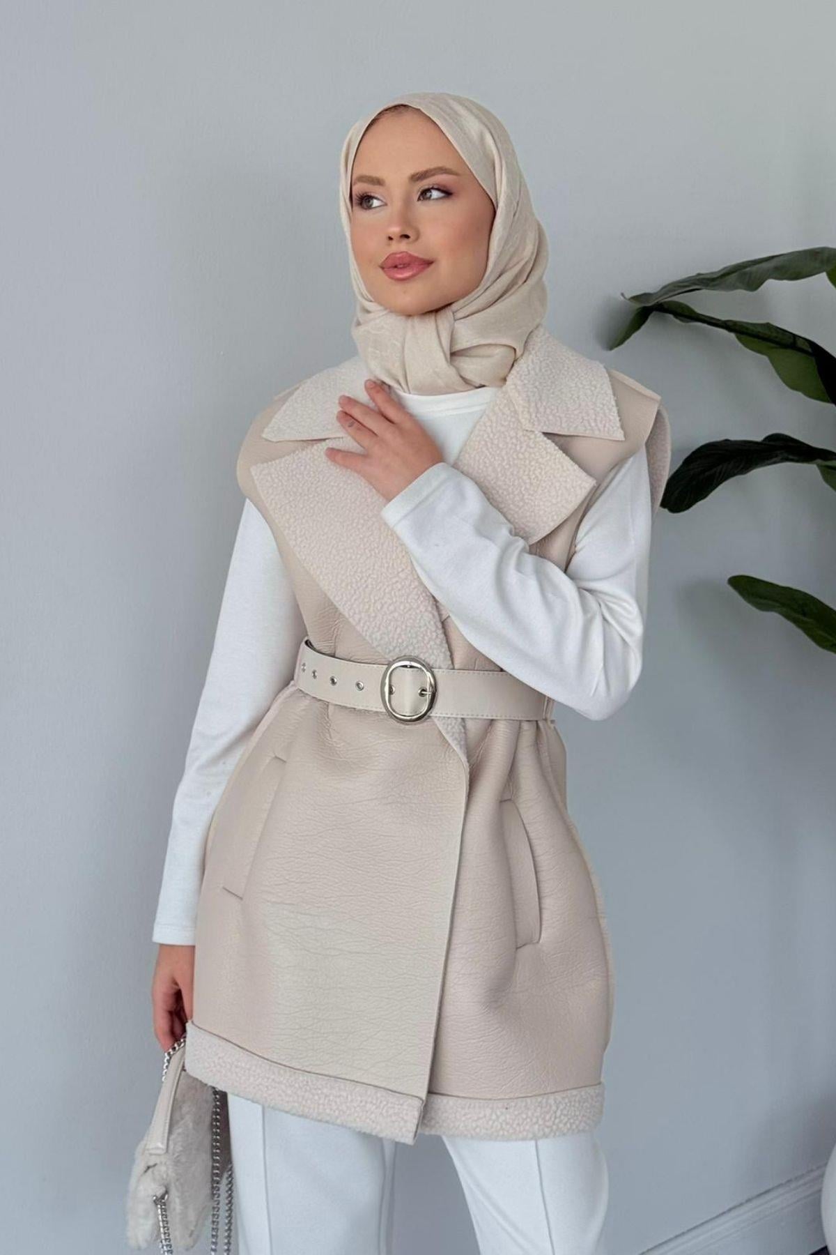 Bsf Deri Nubuk Yelek Bej, Fiyatları Çantalı Kürklü Yelek Siyah- Haza Moda 