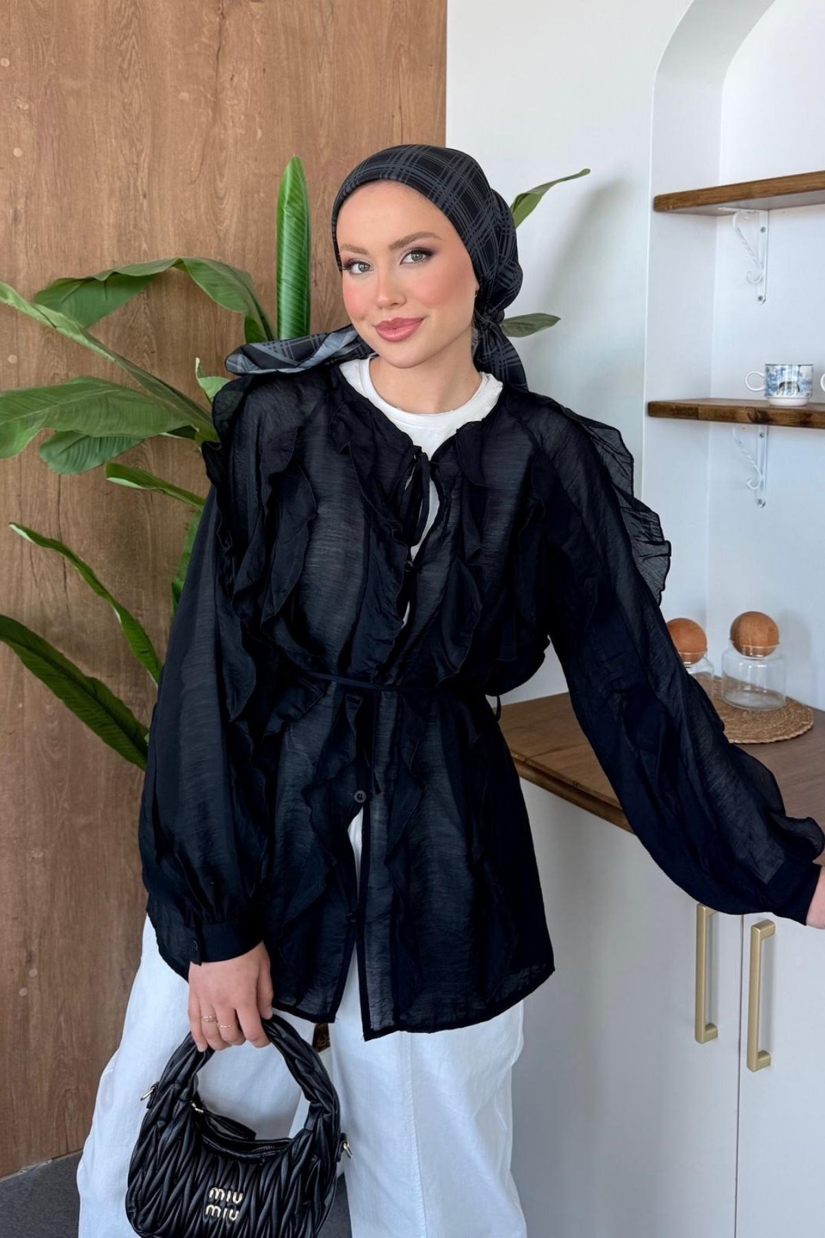 Momo Fırfırlı Tasarım Bluz Siyah, Fiyatları 