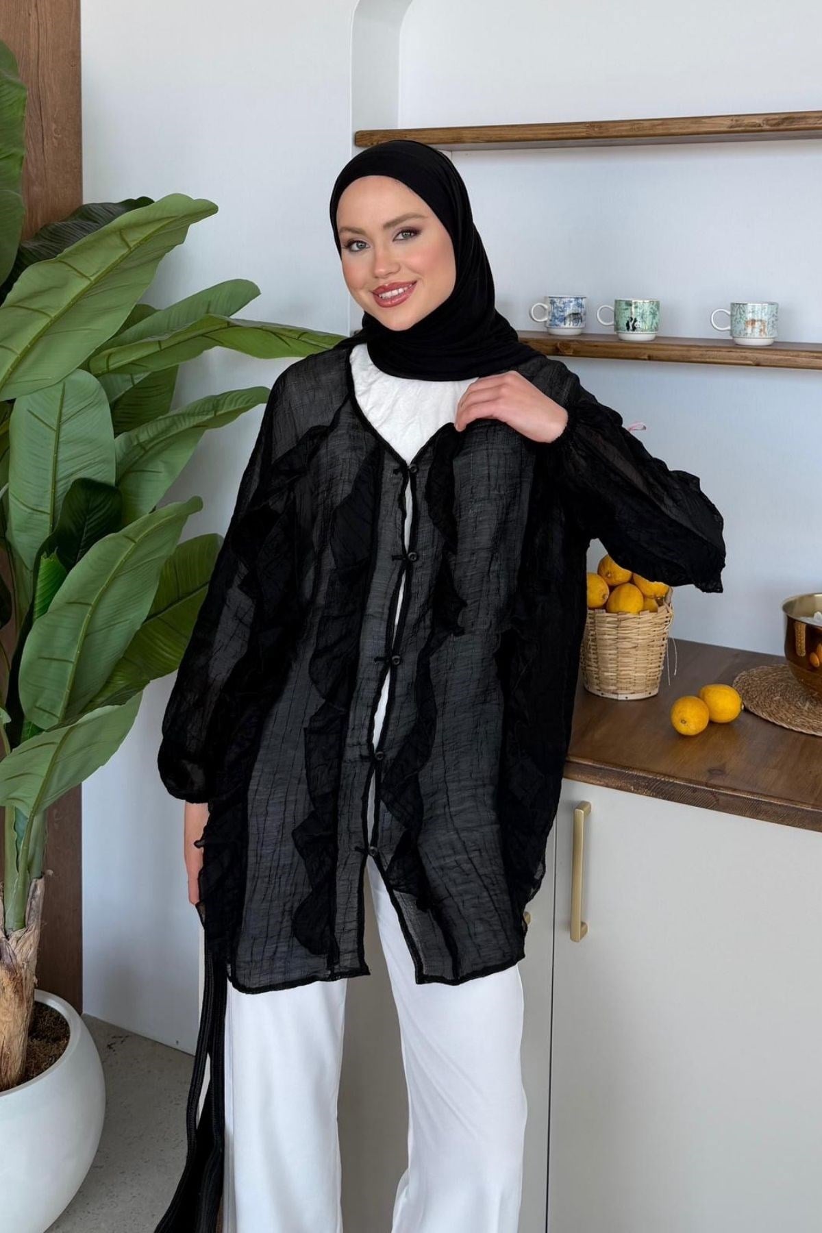 Momo Fırfırlı Tasarım Bluz Siyah, Fiyatları Momo Fırfırlı Tasarım Bluz Siyah | Haza Moda