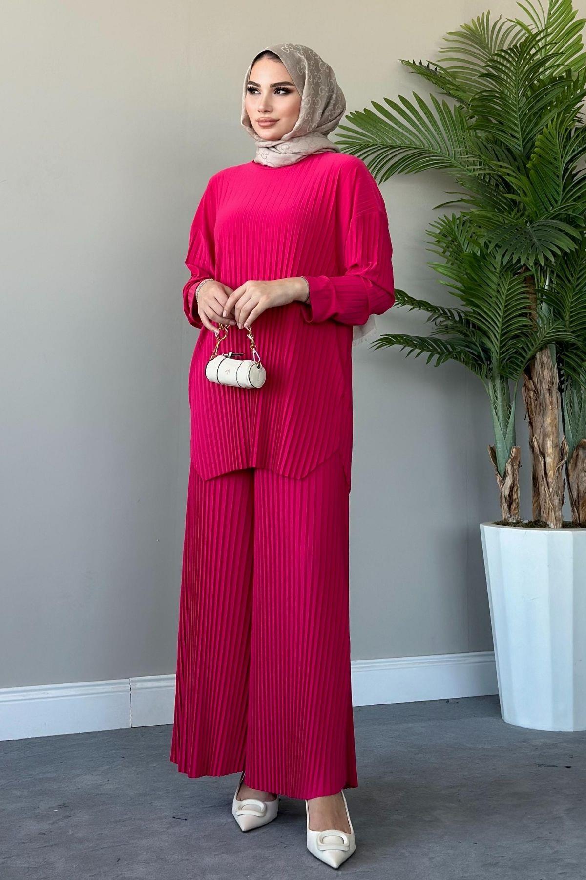 Sandy Takım Pilisoley Pembe, Fiyatları Sandy Takım Pilisoley Pembe – Haza Moda | Tesettür Giyim