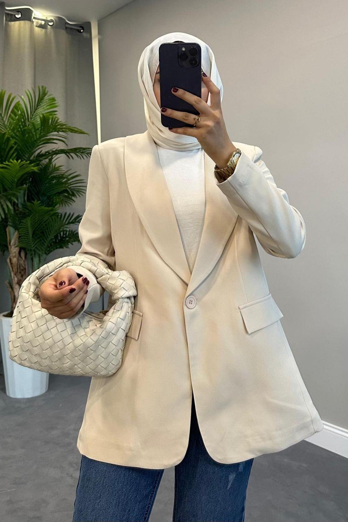 سترة بليزر بزر واحد باللون البيج