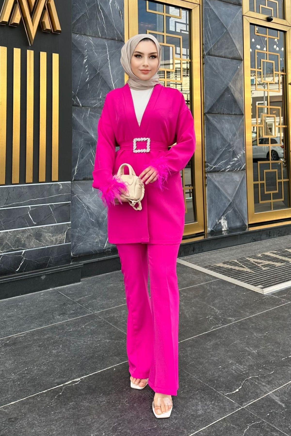 Tüylü Kimonolu Takım Pembe, Fiyatları Tüylü Kimonolu Takım Pembe – Haza Moda | Tesettür Giyim