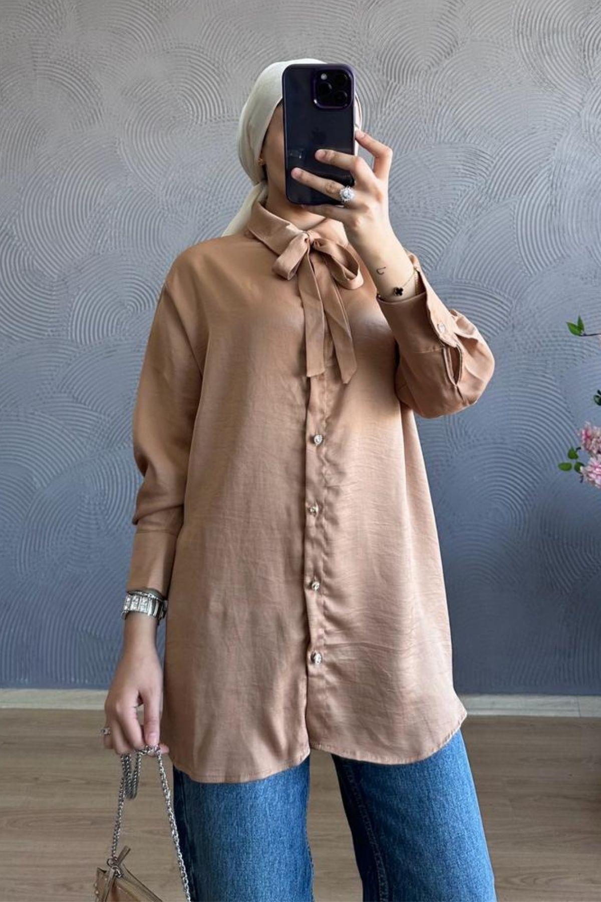 Fiyonklu Saten Gömlek Camel – Haza Moda | Tesettür Giyim