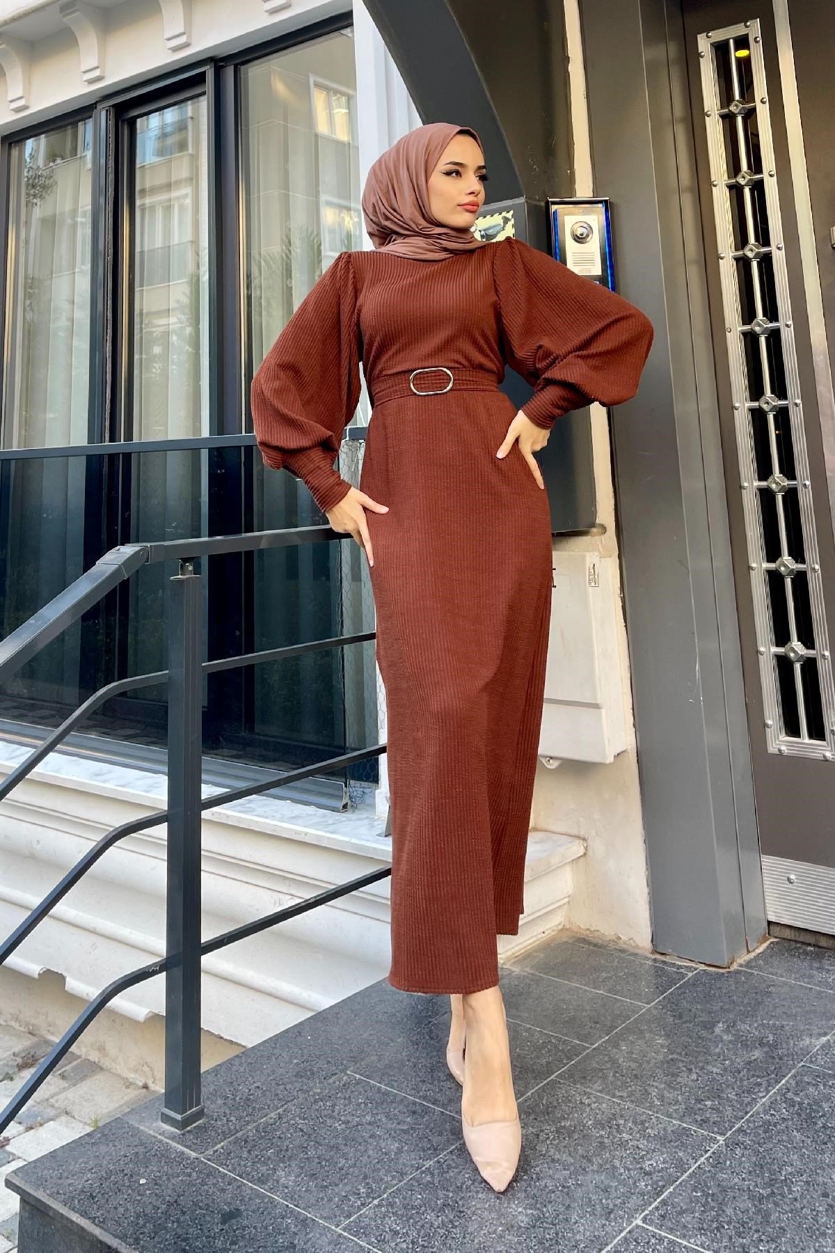 Kemerli Triko Elbise Kahverengi – Haza Moda | Tesettür Giyim