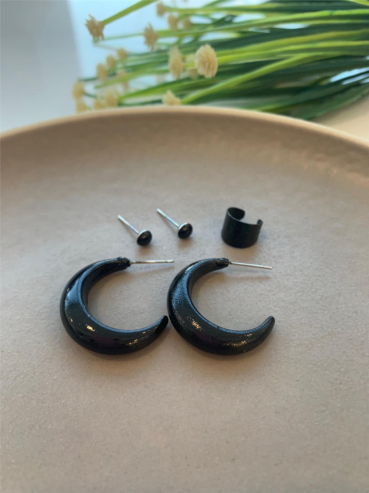 5 Li Siyah Halka ve Piercing Küpe Seti