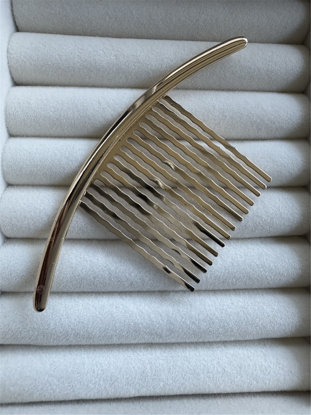 Altın Renkli Minimal Metal Tarak Toka