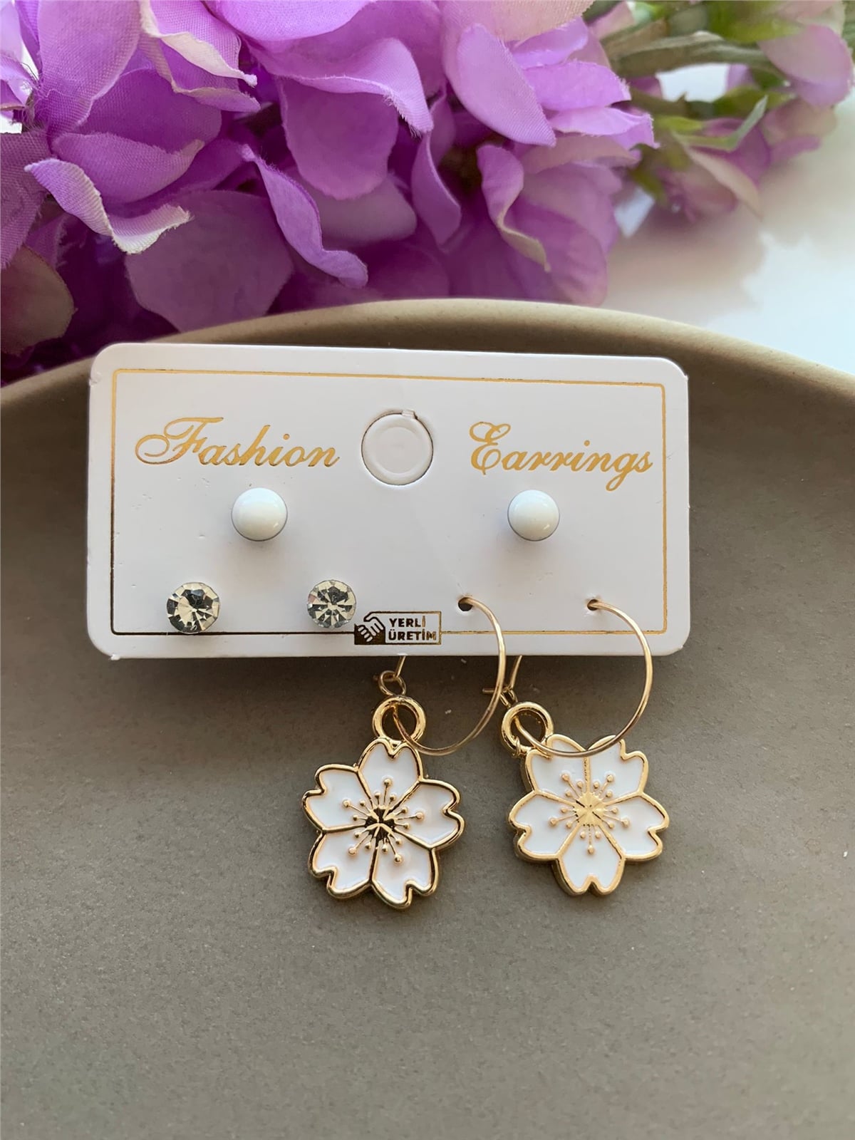 Beyaz 6 lı Çiçek Küpe  Seti