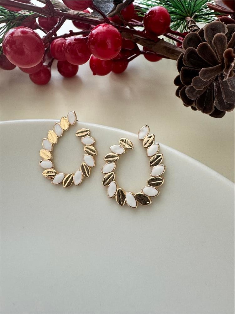 Beyaz Gold Yapraklı Kıvrık Küpe