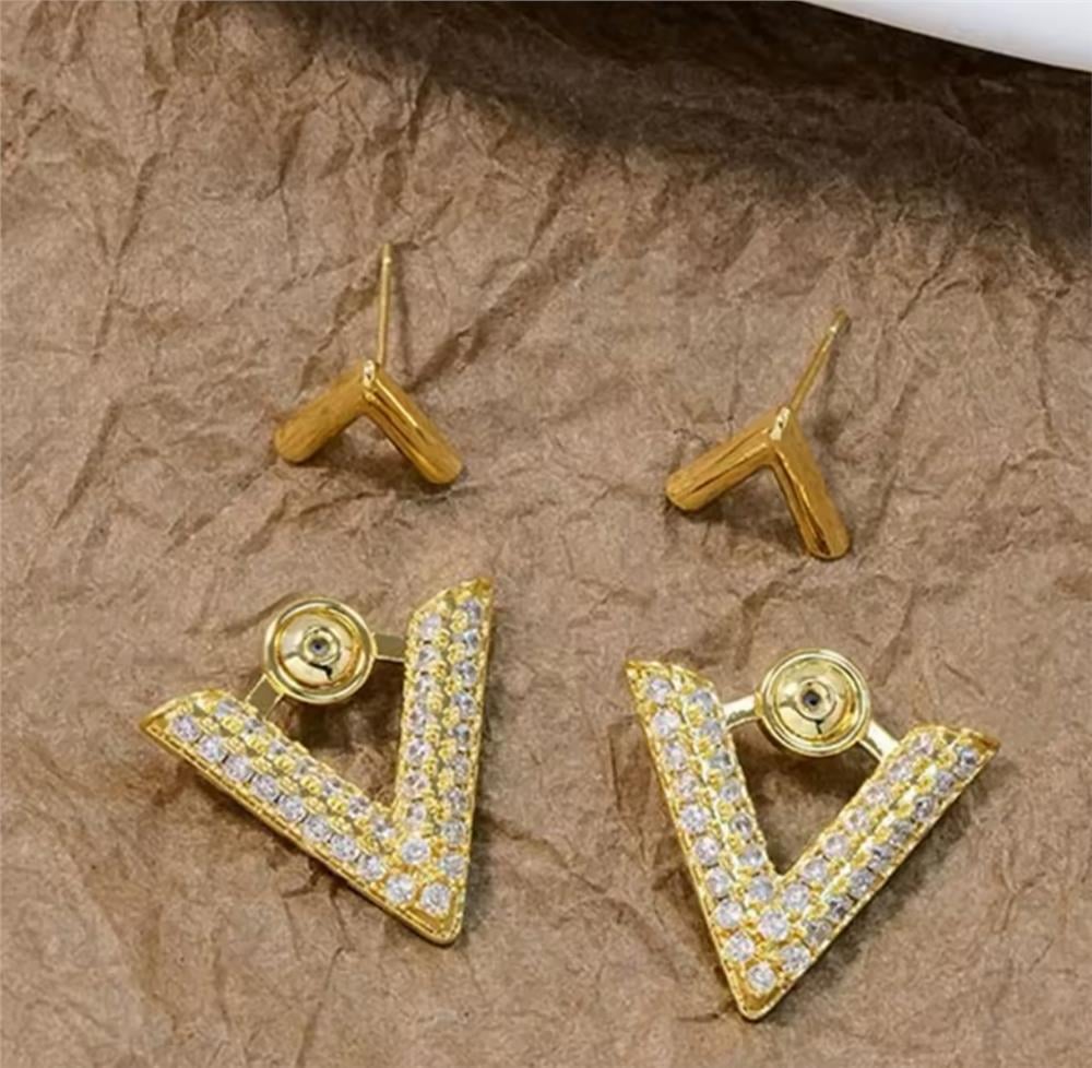 Beyaz Taşlı Gold Üçgen Hayalet Küpe