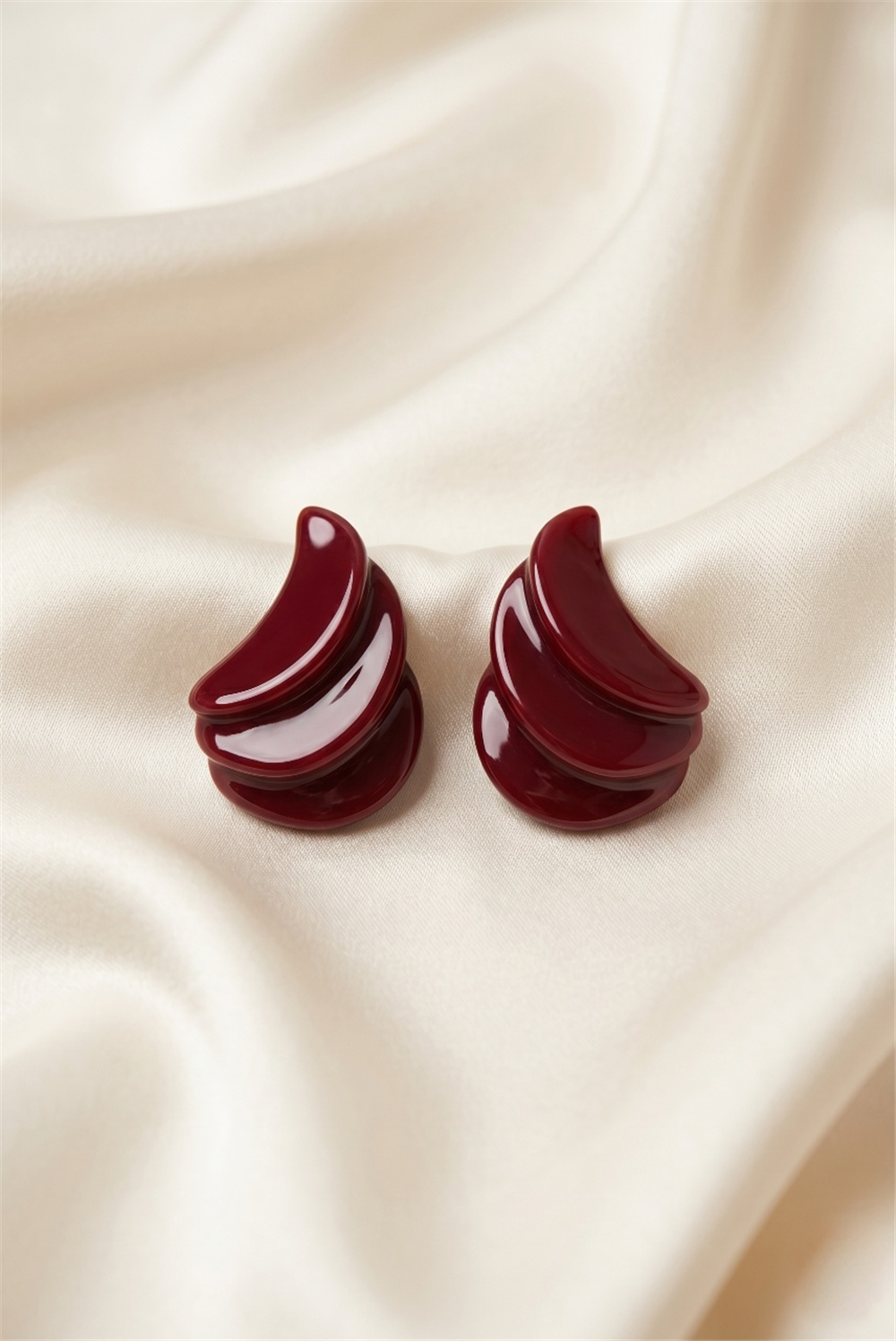 Bordo Katmanlı Yaprak Tasarımlı Akrilik Vintage Küpe