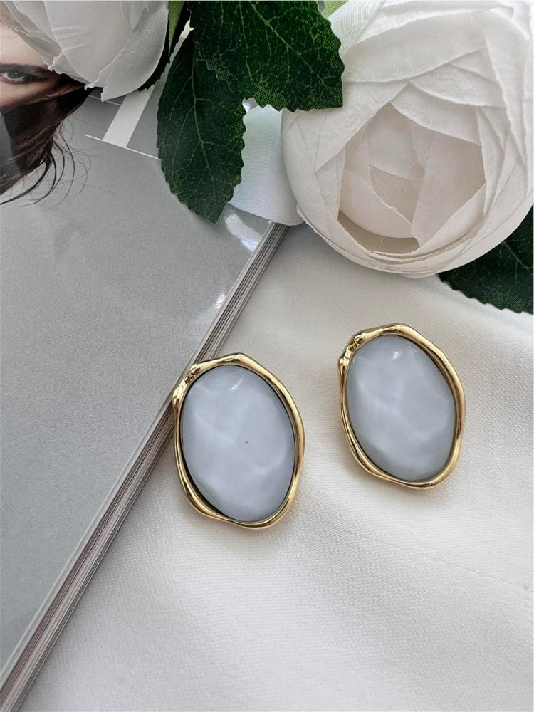 Buğulu Mavi Taşlı Oval Küpe