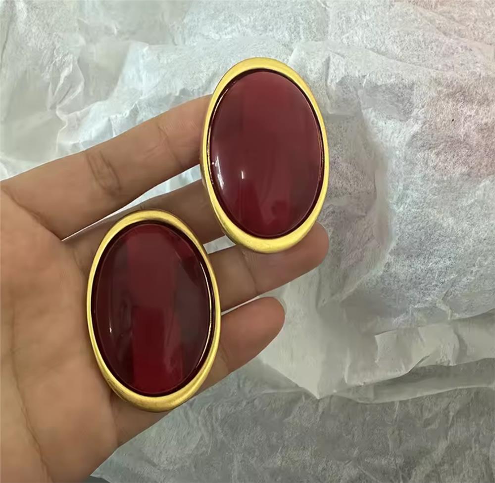 Büyük Oval Bordo Taşlı Küpe