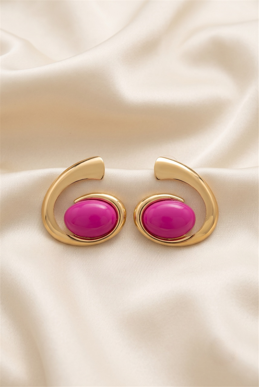 Fuşya Oval Taşlı Sarmal Tasarımlı Retro Küpe