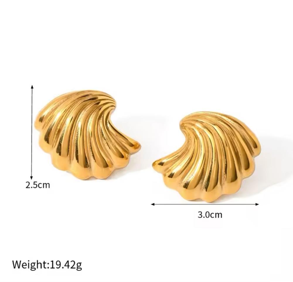 Gold Çizgili Kıvrımlı Küpe