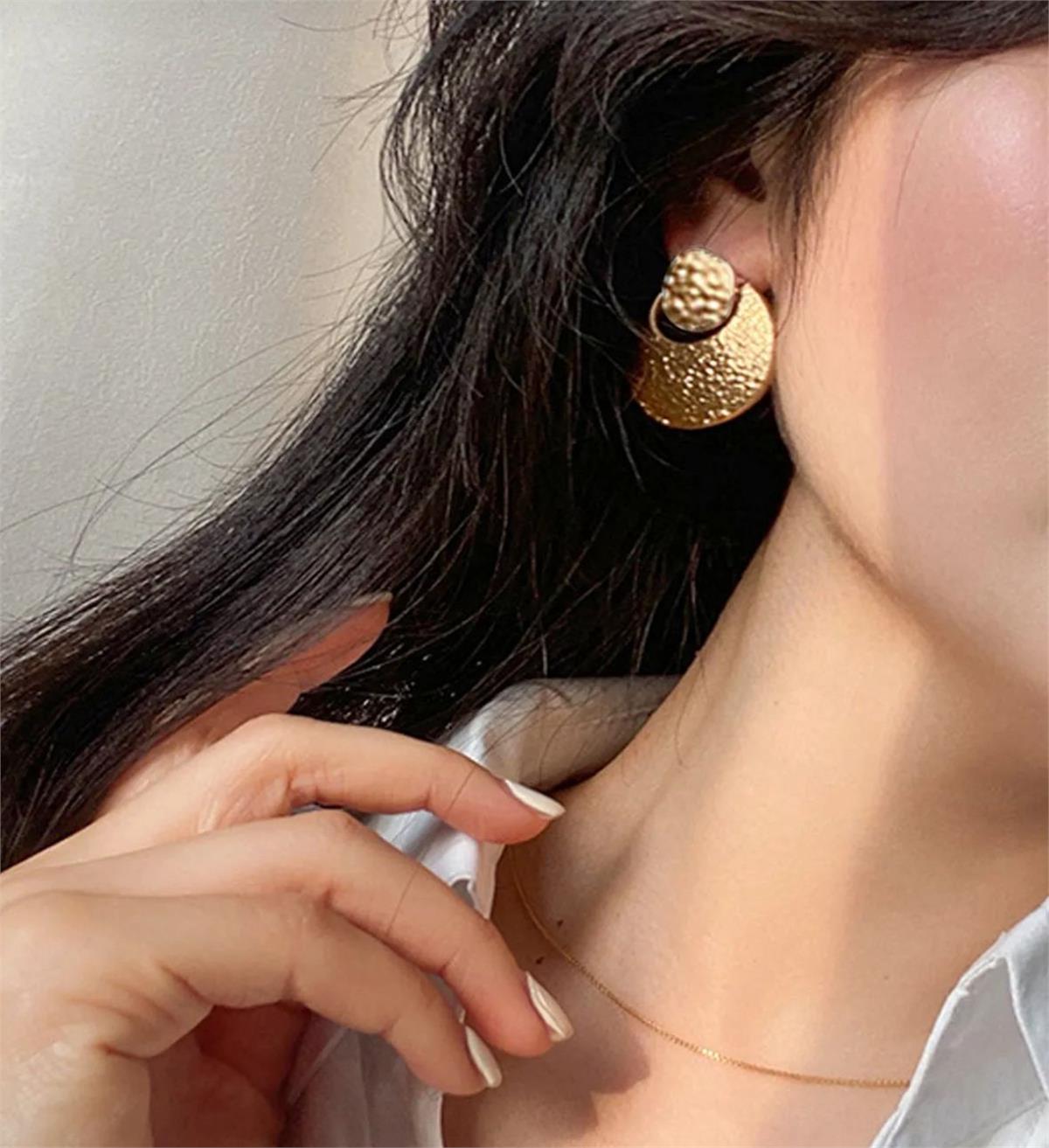 Gold Dokulu Vintage Plaka Küpe