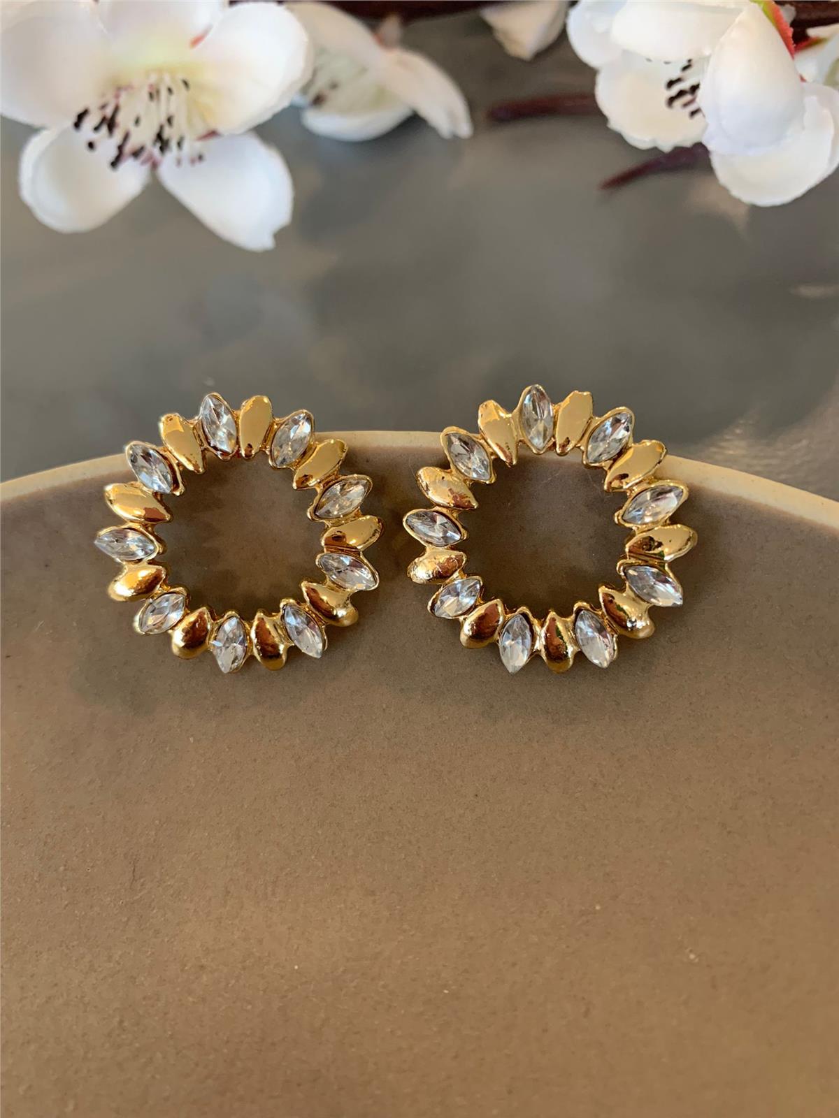 Gold Elips Taşlı Daire Küpe