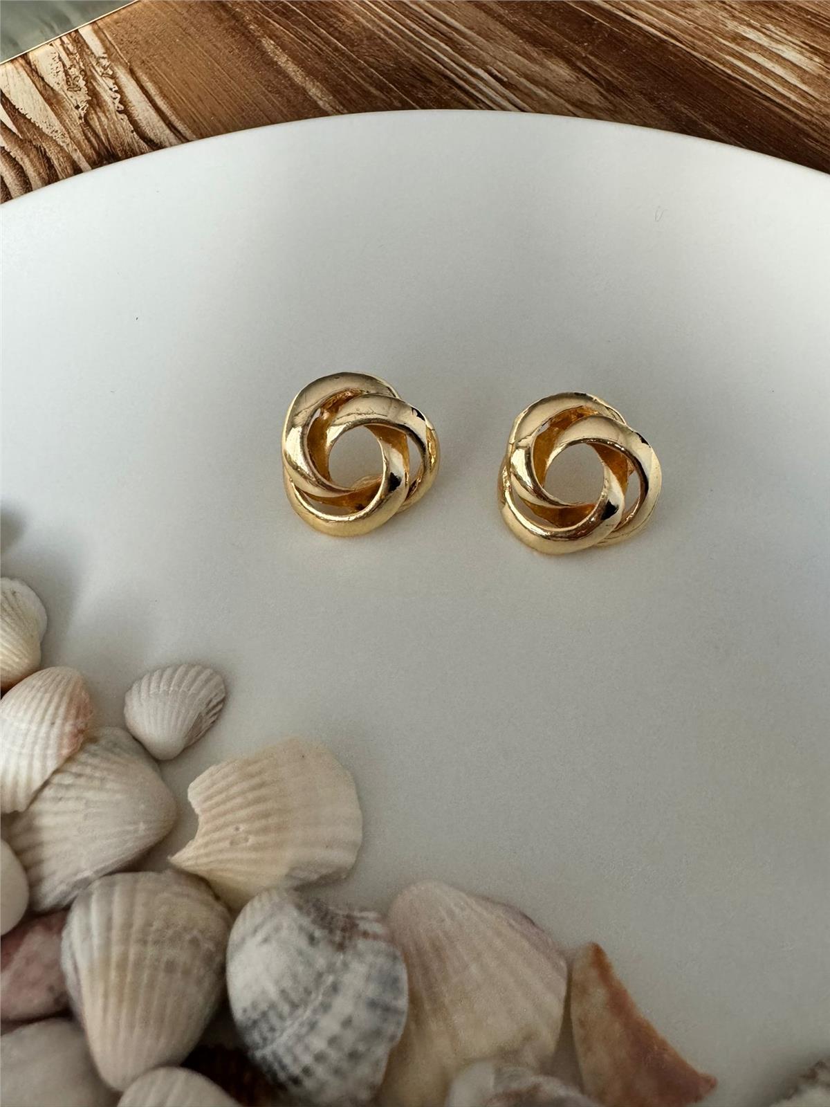 Gold İçiçe Geçmiş Vintage Düğme Küpe