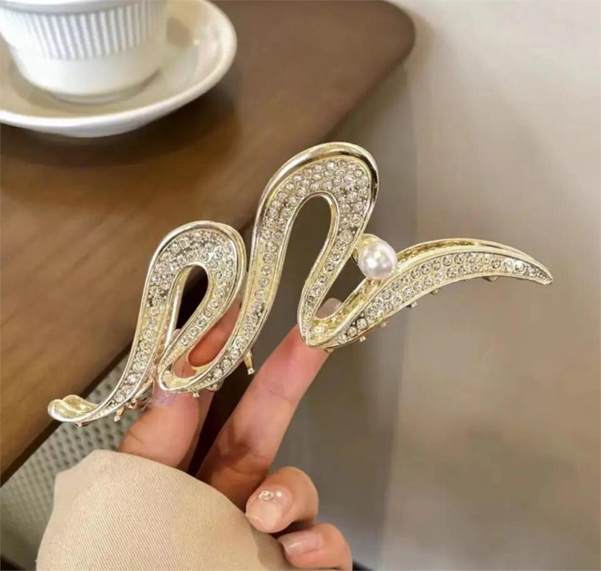 Gold Kristalli İncili Kıvrımlı Büyük Mandal Toka